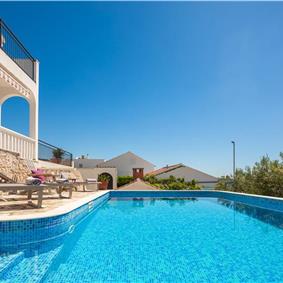 4 Bedroom Villa with Pool near Milna, Brac Island Sleeps 8 